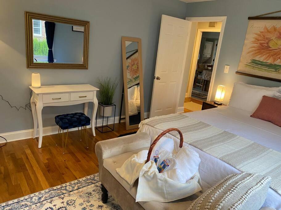 Unique & Peaceful Boston Home Eksteriør bilde